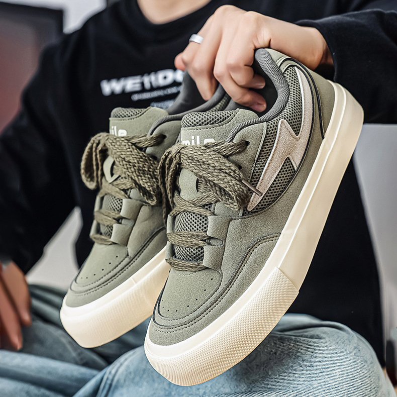 UNIQUE  TRENDY AND VERSATILE CASUAL SNEAKERS GB-8156