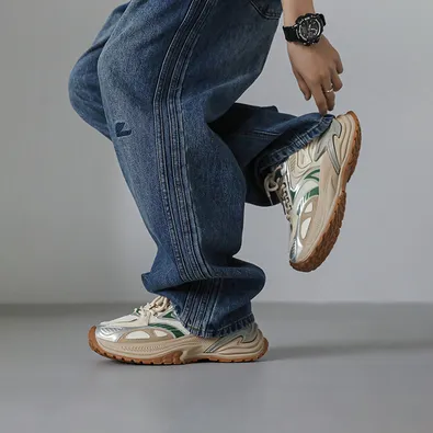 TRENDY THICK-SOLED CASUAL SNEAKER GB-X990