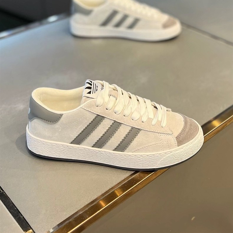 VERSATILE LIGHTWEIGHT TRENDY SNEAKERS GB-5819