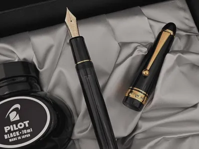 Pilot Custom 823 Fountain Pen Smoke Grey Gold Trim - 14K Gold