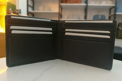 Hugo Boss Men’s Genuine Leather Wallet –Navy