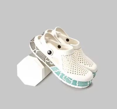 Gray Terrain-Sole Clogs Breathable Slip-Ons with Artistic Grip 
