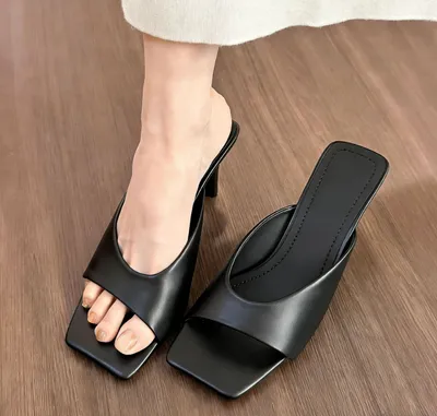 LUNA SQUARE HEELS