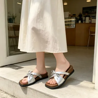 Women Silver Bow Cross Slide Sandal.