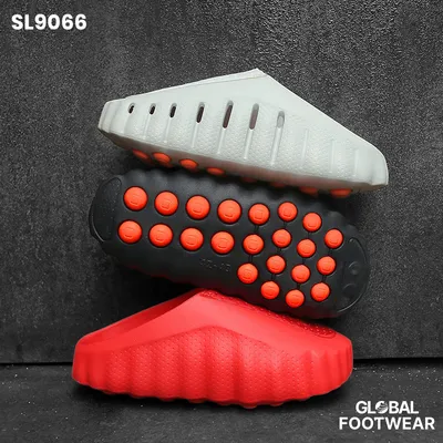 Men’s Summer Clogs Breathable Closed-Toe Slippers