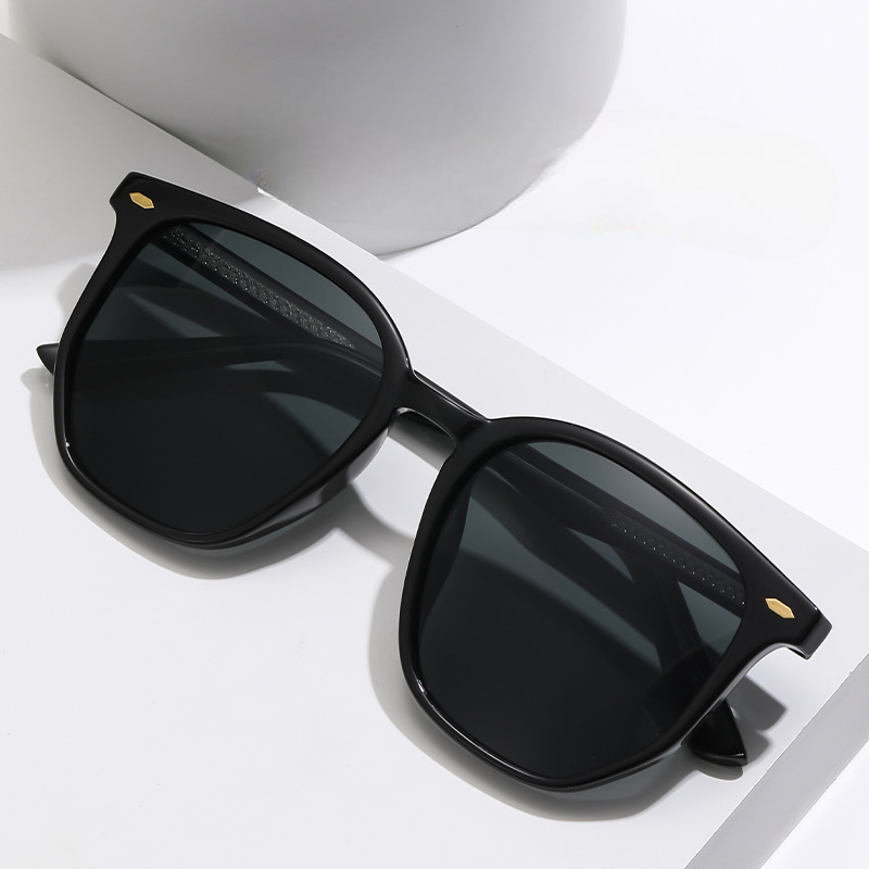 Anti-Ultraviolet Seaside Sunglasses