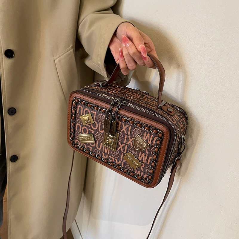 High-End Retro Chic Handbag