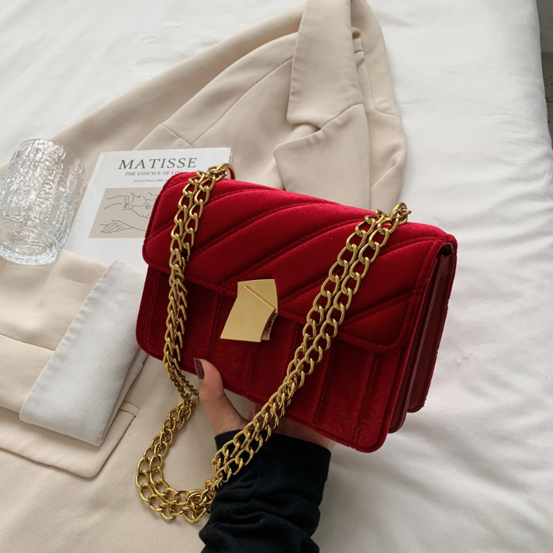 Fashionable Chain Crossbody Bag