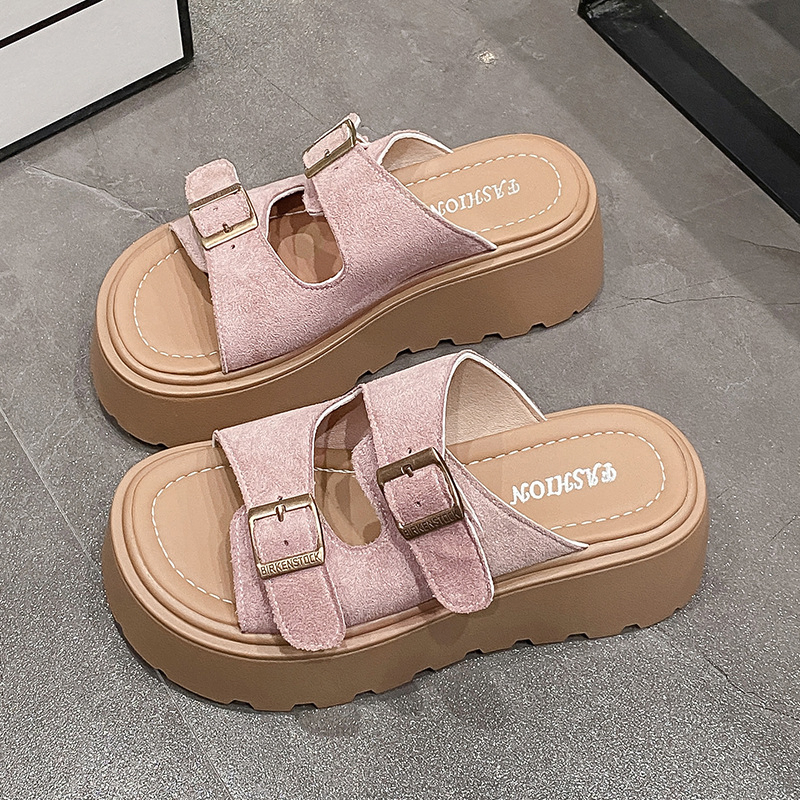 Fashionable and Versatile Slippers