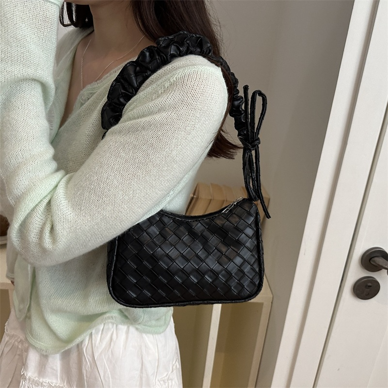 Versatile Underarm Bag