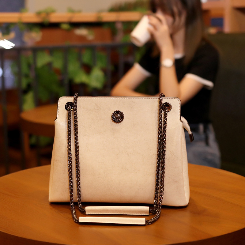 Celebrant Chain Bag