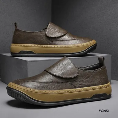 Light Path casual shoes