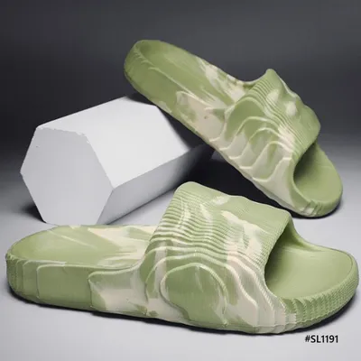 Plush Grip Men’s Slippers