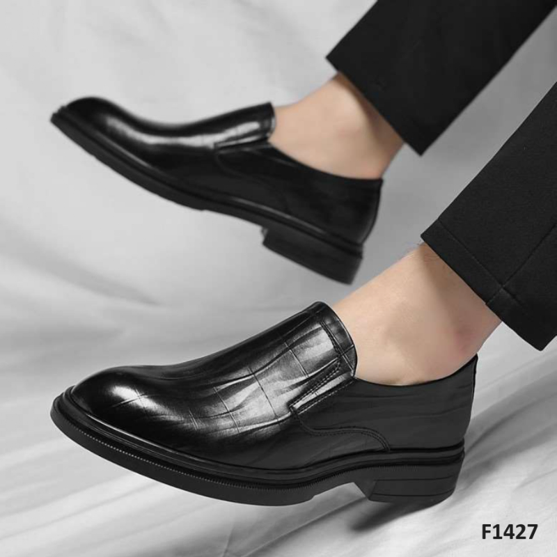 Medallion Front Formal Shoes