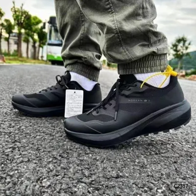 Summit Glide Casual Shoe