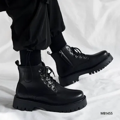 Varex Noir Martin Boots