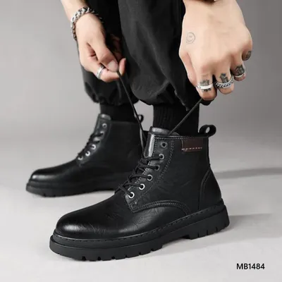 Varnel Noir Martin Boots