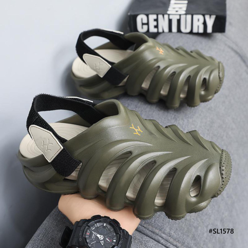 Gentle Walk Men’s Slippers