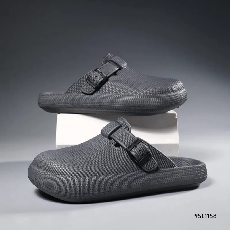 Plush Retreat Men’s Slippers 