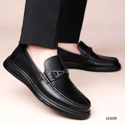 Aurden Crest Loafer