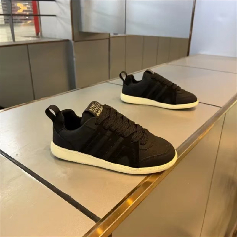 VERSATILE STYLISH COMFORTABLE SNEAKERS K800B