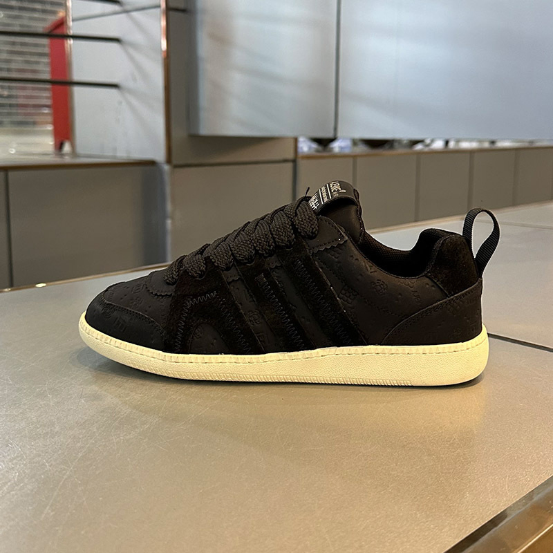 VERSATILE STYLISH COMFORTABLE SNEAKERS K800B