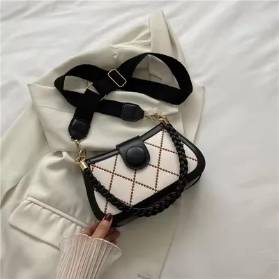 Rhombic Woven Design Strap Shoulder Bag