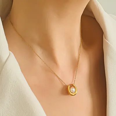 18K Gold Plated U-shaped Pearl Necklace