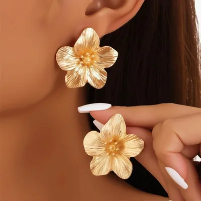 Vintage Gold Floral Stud Earrings
