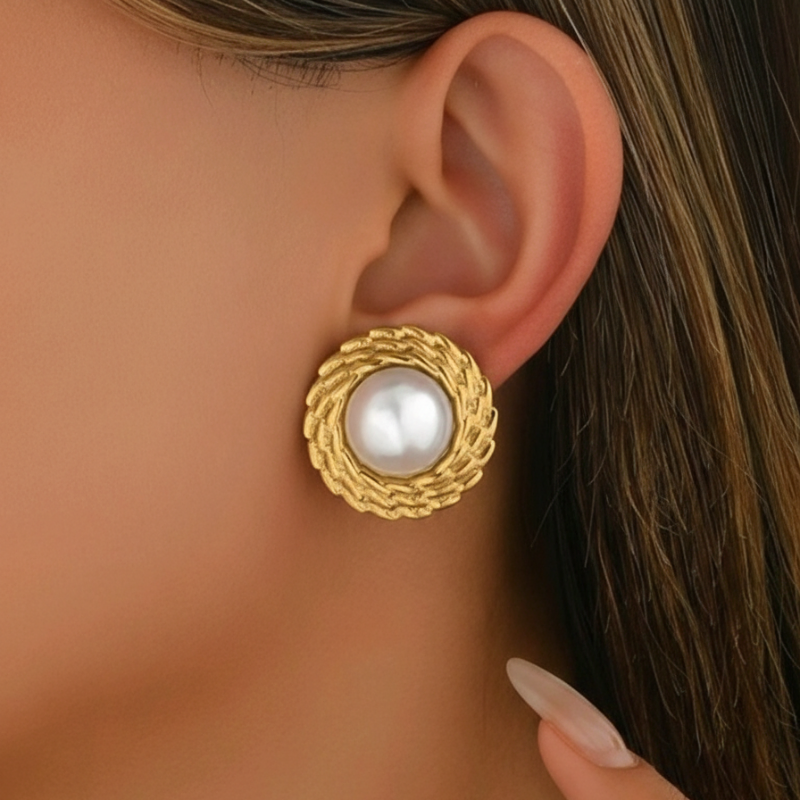 Retro Geometric Pearl Stud Earring 