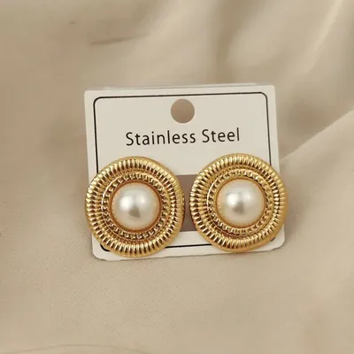 Charming Round Pearl Stud Earrings