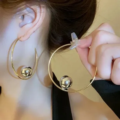 Big C-Shaped Round Hoop Earrings 