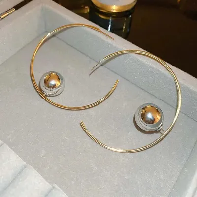 Big C-Shaped Round Hoop Earrings 