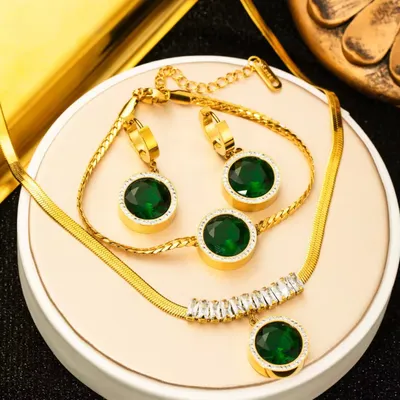 4 Pcs Vintage Round Green Necklace Set