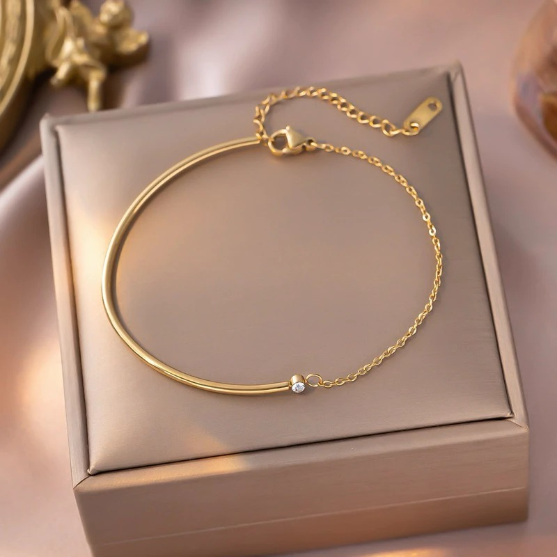 18k Gold Diamond Semi-Round Bracelet