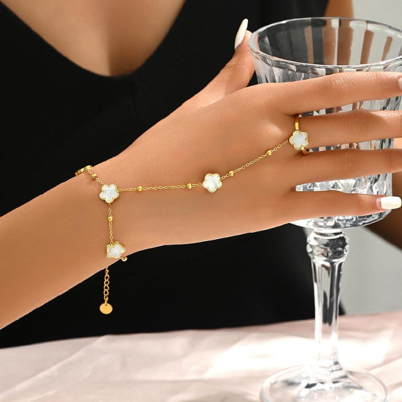Clover Shell Link Ring Bracelets