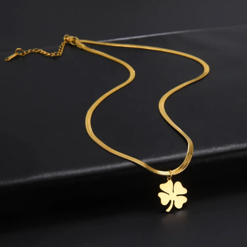 18k Gold Clover Snake Chain Necklace