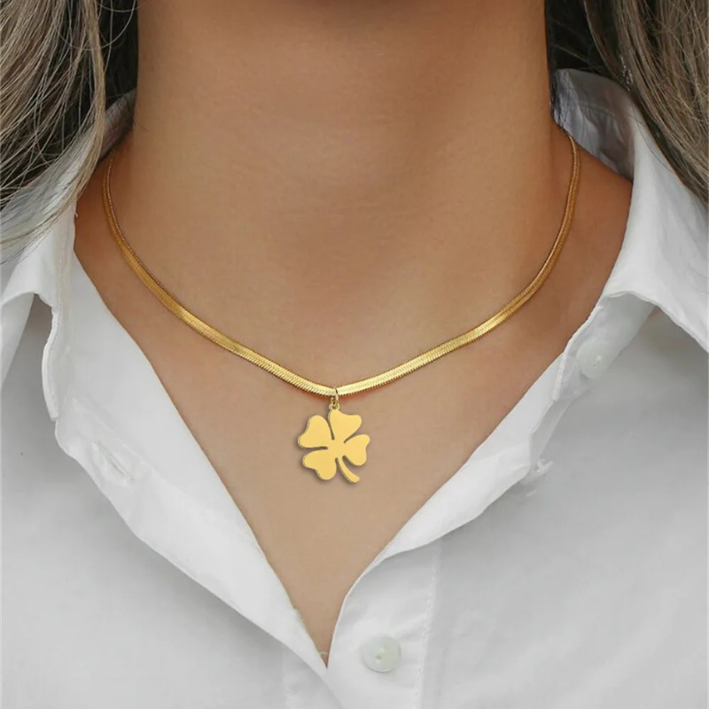 18k Gold Clover Snake Chain Necklace