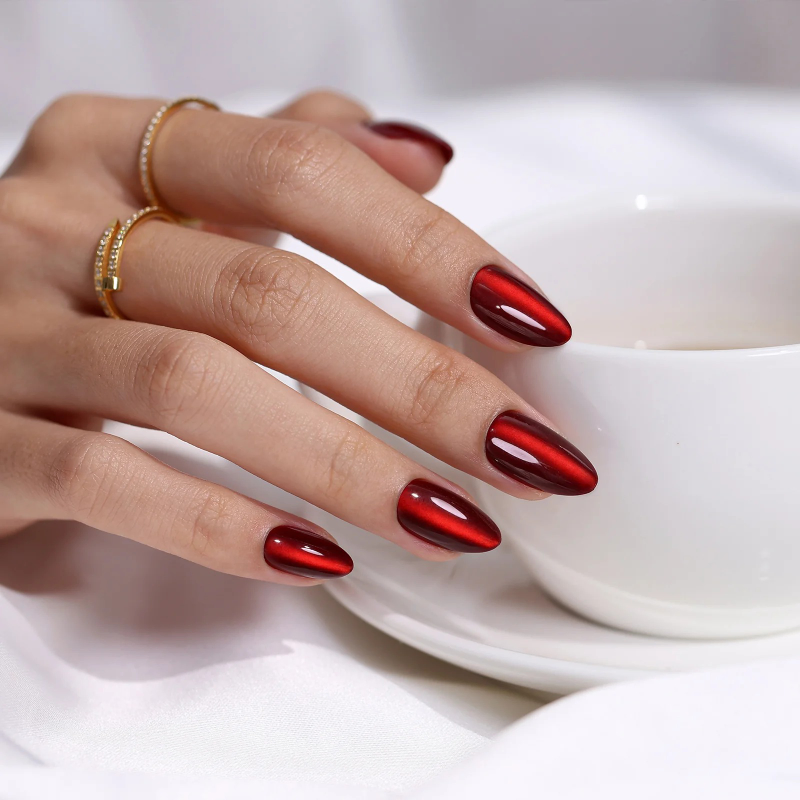 Red Short Almond Cat Eye Nails