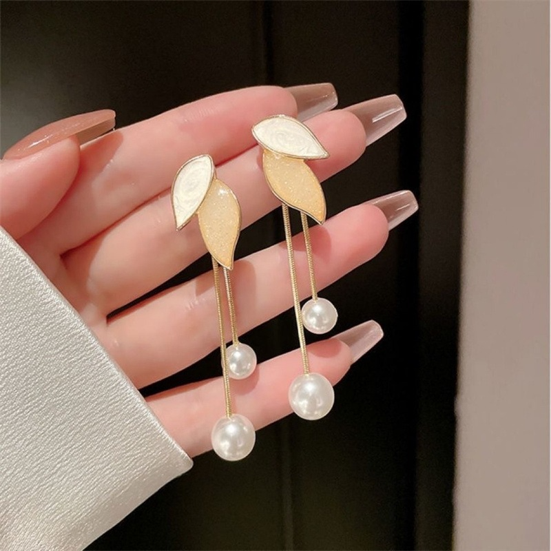 Elegant Leaf Pearl Drop Earrings