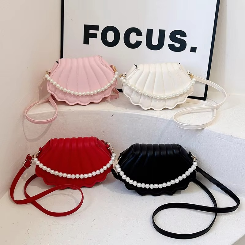 Luxury Shell-Shaped Velvet Crossbody Bag