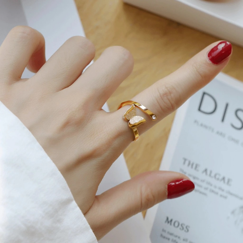 Elegant Cubic Zirconia Butterfly Finger Ring