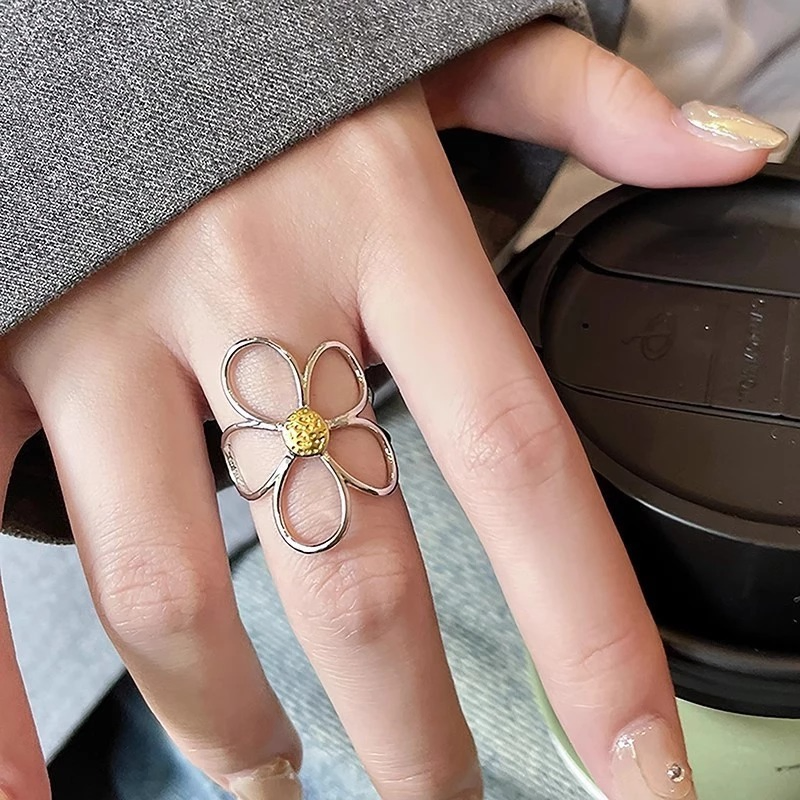Daisy Sterling Silver Adjustable Finger Ring