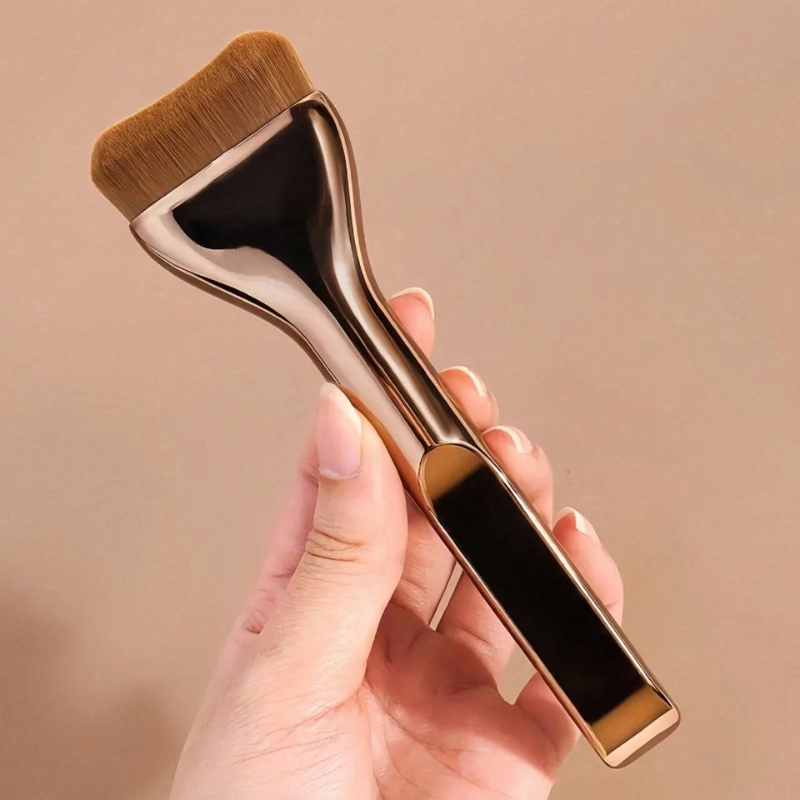 Professional Wave Curve Foundation Brush (1 Pcs)