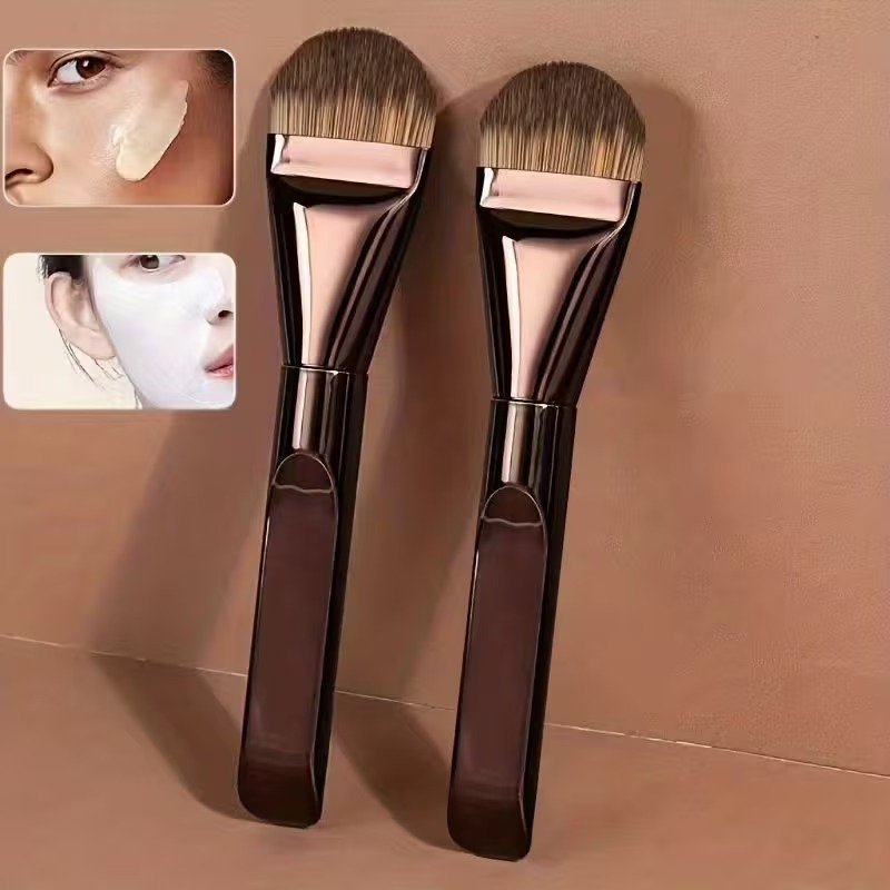Ultra-Thin Seamless Foundation Brush (1 Pcs)