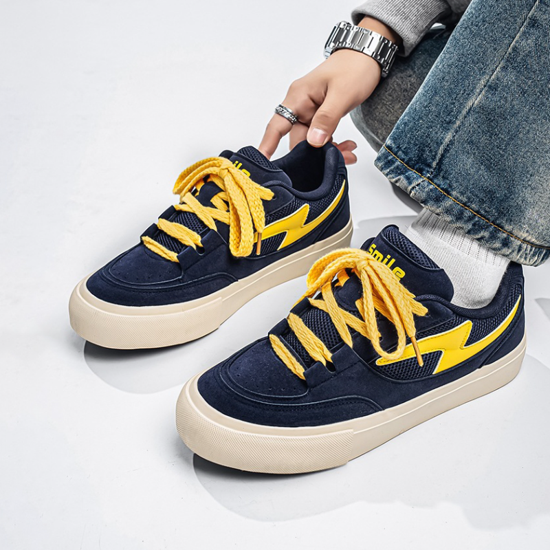 UNIQUE TRENDY AND VERSATILE CASUAL SNEAKERS GB-8156