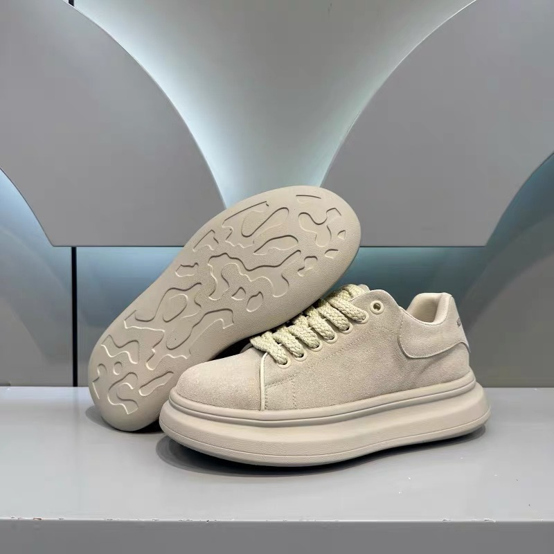 VERSATILE THICK-SOLED HEIGHT-BOOSTING CASUAL SHOE GB-5817