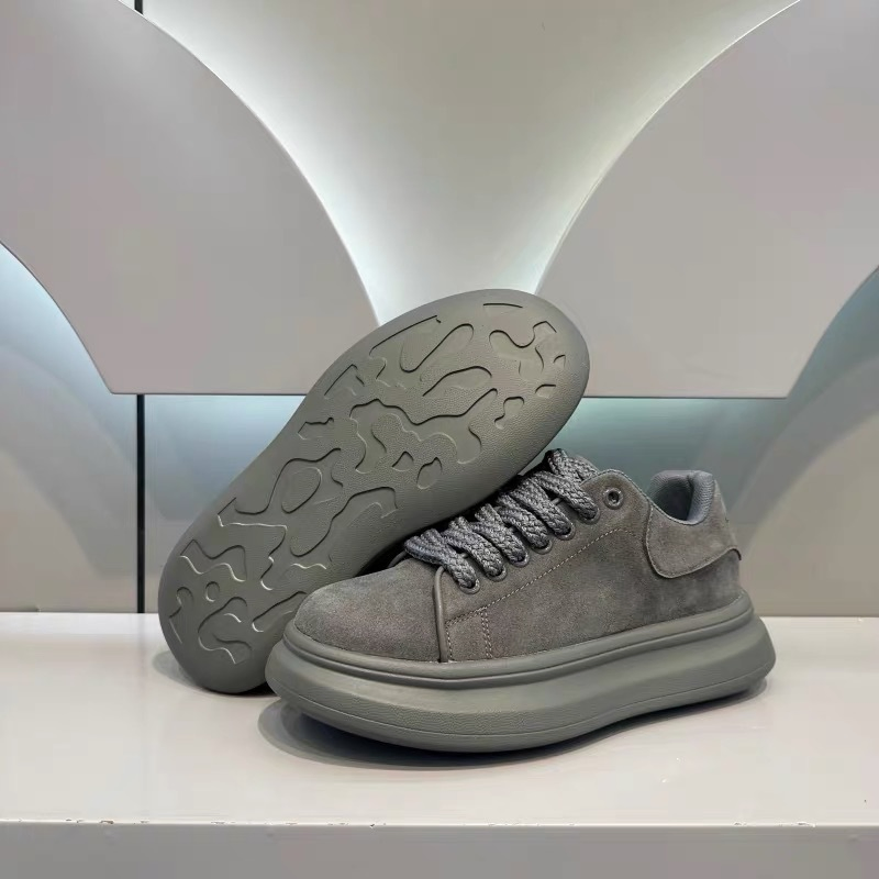 VERSATILE THICK-SOLED HEIGHT-BOOSTING CASUAL SHOE GB-5817