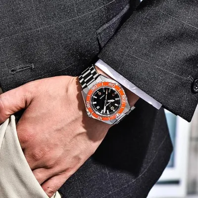 Pagani Design Men's 42mm Automatic Watch Japanese Movement 100-Meter Water Resistance