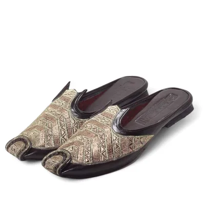 Men Embroidered Leather Slippers – Luxury and Comfort